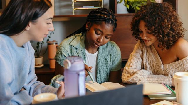 Gambar Artikel Mahasiswa Indonesia Dan Pentingnya Penguasaan Bahasa Asing