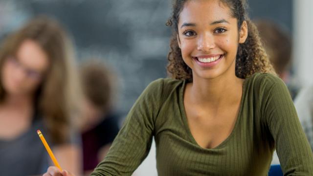 Mahasiswa Indonesia Dan Kesiapan Menghadapi Dunia Kerja Melalui Pendidikan Tinggi