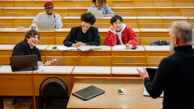 Gambar Artikel Mahasiswa Indonesia Dan Peran Universitas Dalam Menumbuhkan Budaya Akademik Yang Sehat