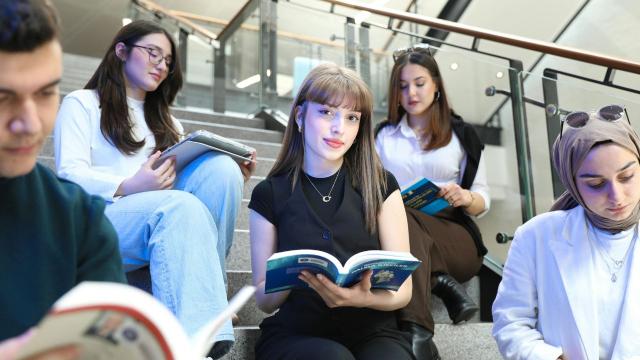 Mahasiswa Perantau Dan Proses Adaptasi Di Lingkungan Universitas