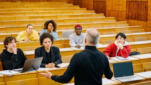 Mahasiswa Di Tengah Transformasi Pendidikan Tinggi Indonesia