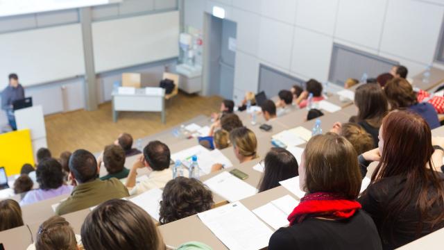 Gambar Artikel Mahasiswa Dan Pentingnya Manajemen Waktu Dalam Kehidupan Kampus