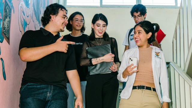 Gambar Artikel Mahasiswa Dan Keseimbangan Antara Prestasi Akademik Dan Kehidupan Sosial