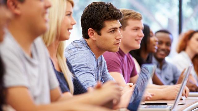 Gambar Artikel Mahasiswa Dan Peran Manajemen Waktu Dalam Kesuksesan Studi