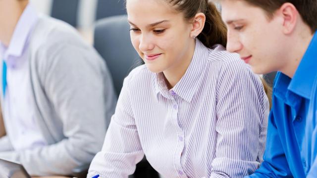 Gambar Artikel Mahasiswa Dan Pembentukan Identitas Diri Selama Masa Perkuliahan