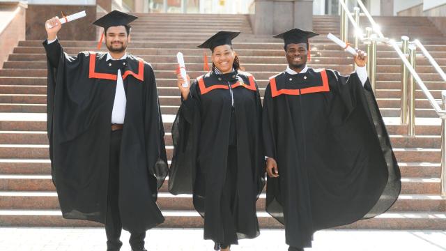 Kurikulum Adaptif Dan Tantangan Mahasiswa Di Universitas Indonesia