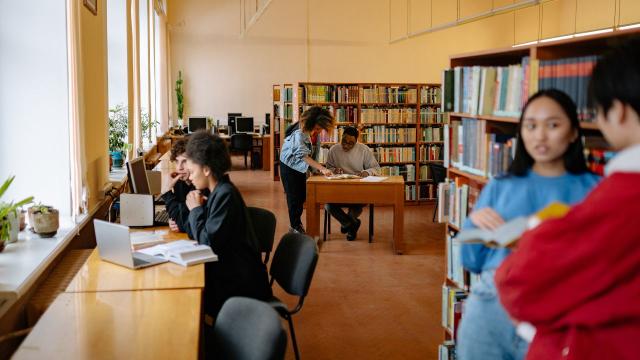 Peran Kurikulum Adaptif Dalam Membentuk Mahasiswa Unggul Di Era Perubahan