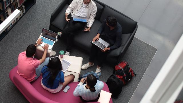 Mahasiswa Sebagai Agen Perubahan Dalam Sistem Pendidikan Tinggi Indonesia