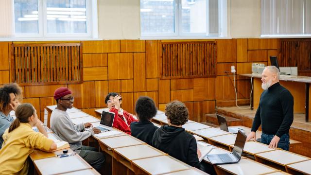 Gambar Artikel Peran Kurikulum Inklusif Dalam Menjamin Akses Pendidikan Bagi Mahasiswa