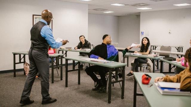 Gambar Artikel Peran Kurikulum Adaptif Dalam Mempersiapkan Mahasiswa Menghadapi Dunia Kerja