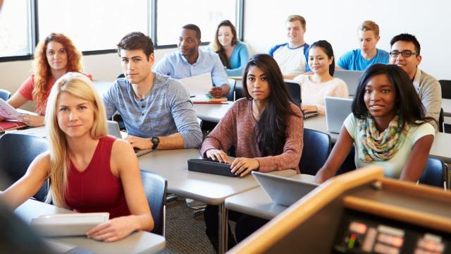 Mahasiswa Dan Pentingnya Manajemen Waktu Untuk Sukses Akademik Dan Organisasi