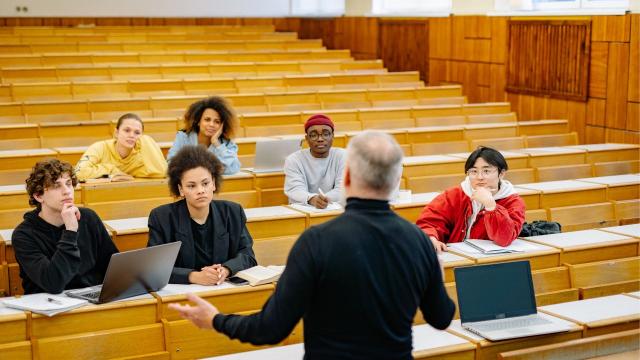 Gambar Artikel Mahasiswa Indonesia: Menjaga Ritme Hidup Di Tengah Kesibukan Kampus