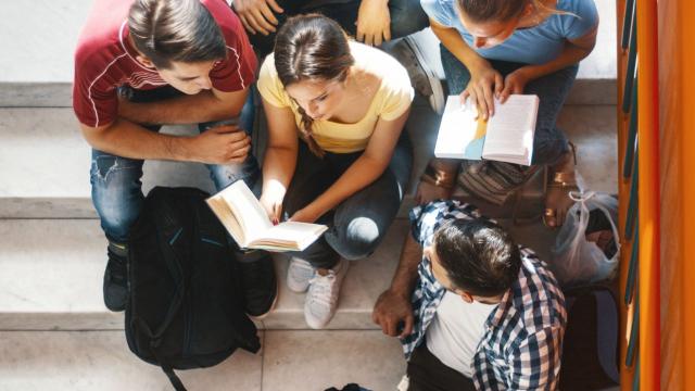 Dinamika Kehidupan Kampus Dan Tantangan Akademik