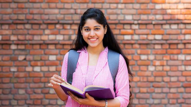 Gambar Artikel Merantau Untuk Ilmu: Dinamika Kehidupan Mahasiswa Perantau Di Kota Pendidikan