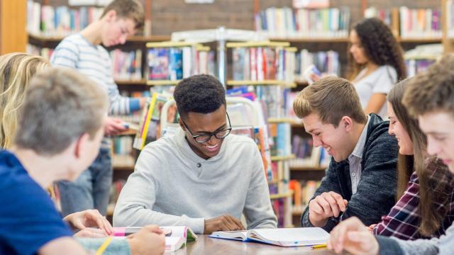 Gambar Artikel Dari Kampus Untuk Bangsa: Peran Mahasiswa Dalam Mewujudkan Pendidikan Tinggi Yang Inklusif Dan Berkualitas