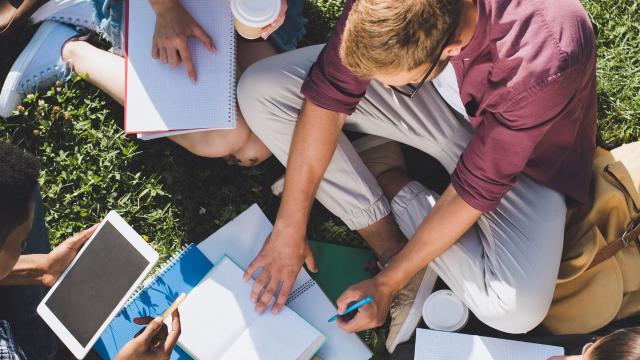 Gambar Artikel Menyongsong Masa Depan: Peran Mahasiswa Dalam Mewujudkan Pendidikan Tinggi Yang Berkualitas