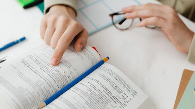 Merajut Masa Depan Di Bangku Kuliah: Peran Strategis Mahasiswa Dalam Ekosistem Pendidikan Tinggi