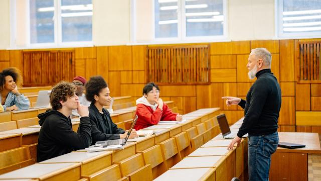 Gambar Artikel Membangun Jati Diri Mahasiswa Melalui Pendidikan Dan Kehidupan Kampus