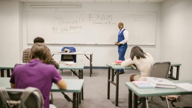 Gambar Artikel Mahasiswa Sebagai Pilar Pengembangan Sumber Daya Manusia Indonesia