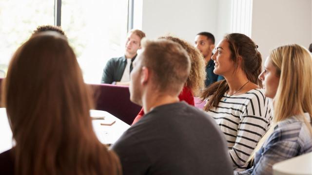 Gambar Artikel Mahasiswa Dan Proses Menemukan Jati Diri Di Lingkungan Universitas