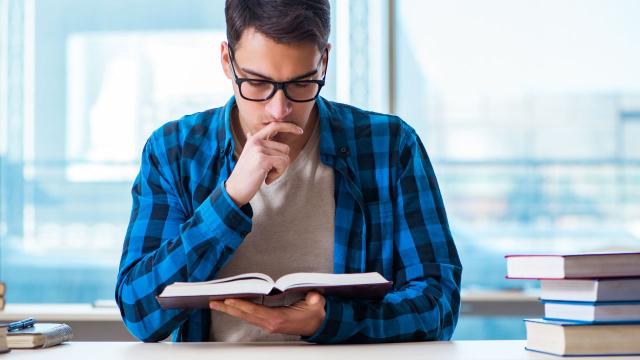 Gambar Artikel Antara Tuntutan Prestasi Dan Kesejahteraan Diri: Kisah Kehidupan Mahasiswa Indonesia