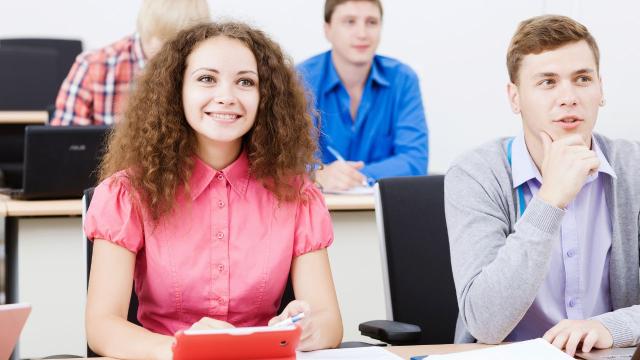 Gambar Artikel Merangkai Masa Depan Di Bangku Kuliah: Tantangan Dan Harapan Mahasiswa Indonesia