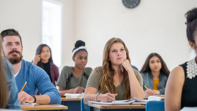 Gambar Artikel Kehidupan Mahasiswa Indonesia: Tantangan Akademik, Nilai, Dan Keseimbangan Diri