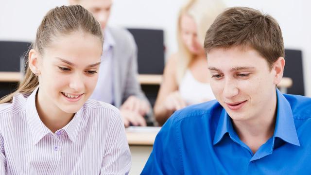 Gambar Artikel Kehidupan Mahasiswa Indonesia: Menghadapi Tantangan Dan Membangun Keseimbangan