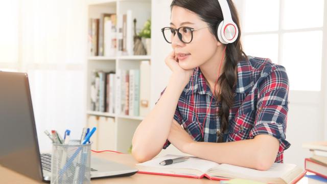 Gambar Artikel Mahasiswa Indonesia Dan Realitas Hidup Mandiri: Dari Keuangan Hingga Kesehatan Mental