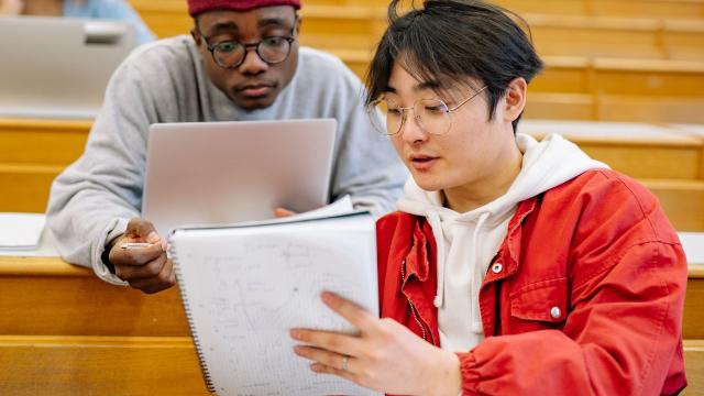 Mahasiswa Dan Transformasi Pendidikan Tinggi: Menjawab Tantangan Akademik Dan Sosial