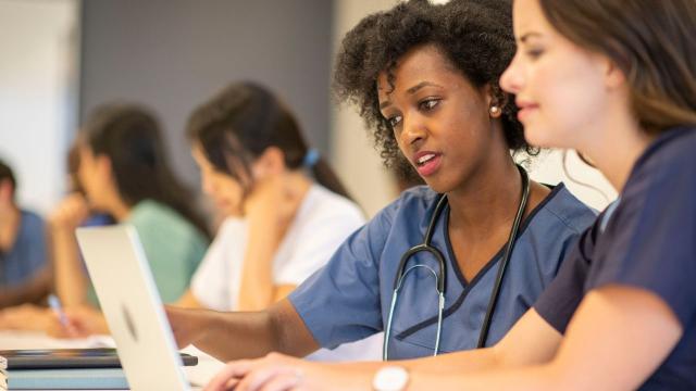 Mahasiswa Sebagai Agen Perubahan Dalam Mewujudkan Kampus Berkelanjutan