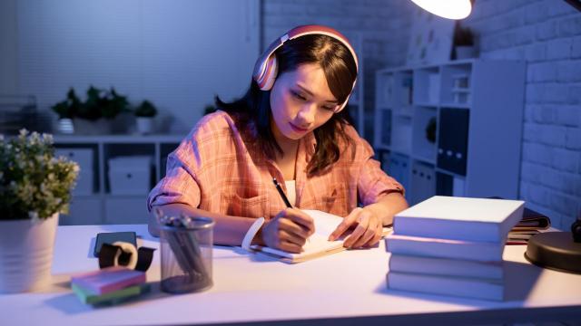 Gambar Artikel Mahasiswa Dan Penguatan Soft Skills Sebagai Bekal Dunia Kerja