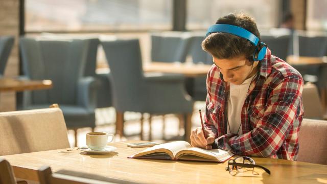 Gambar Artikel Mahasiswa Sebagai Agen Perubahan: Peran Strategis Di Lingkungan Kampus Dan Masyarakat