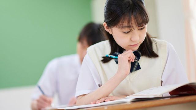 Gambar Artikel Mahasiswa Dan Transisi Ke Dunia Kerja: Peran Perguruan Tinggi Dalam Menyiapkan Masa Depan