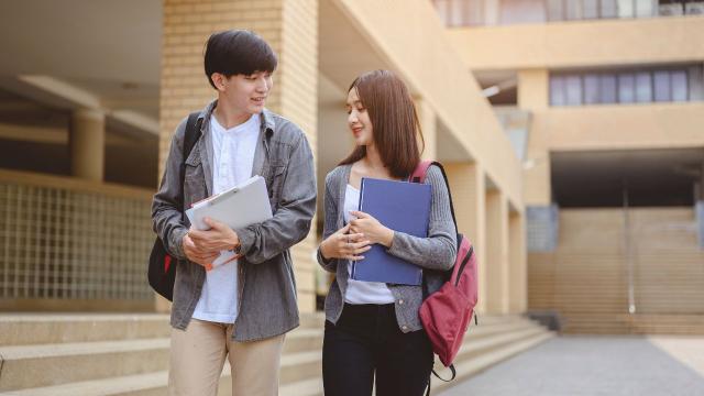 Menyeimbangkan Akademik Dan Kehidupan Pribadi Dalam Realitas Mahasiswa Indonesia