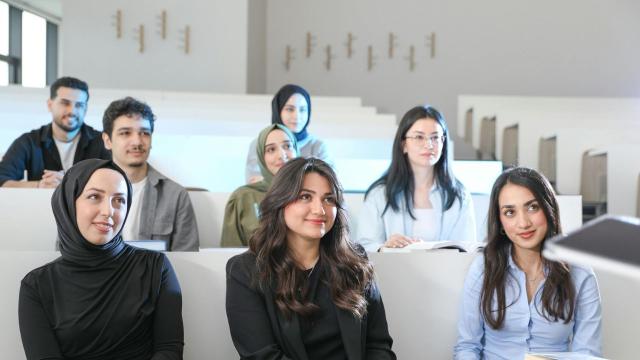 Gambar Artikel Mahasiswa Dan Ketahanan Diri: Menghadapi Tekanan Akademik, Sosial, Dan Kesehatan