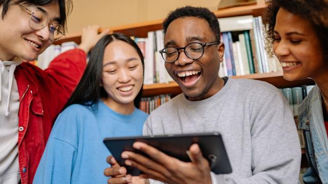 Mahasiswa Dan Komunitas Kampus: Membangun Karakter, Kesehatan, Dan Keterampilan Sosial