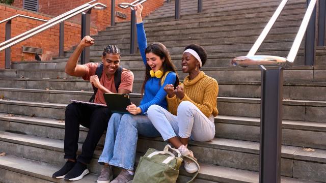 Gambar Artikel Mahasiswa Dan Persiapan Karier: Mengintegrasikan Akademik, Sosial, Dan Kesehatan