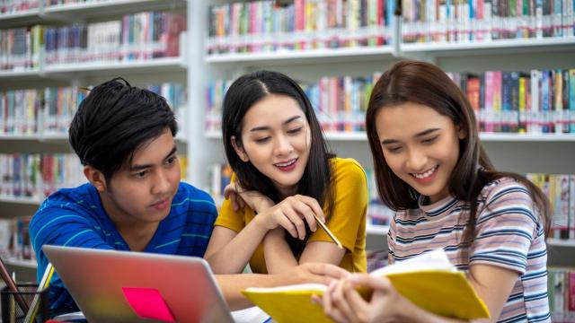 Gambar Artikel Ketergantungan Digital Dan Dampaknya Terhadap Prestasi Dan Kesehatan Mahasiswa