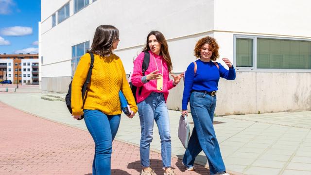 Gambar Artikel Universitas Dan Perannya Dalam Membangun Mahasiswa Berkarakter Di Indonesia