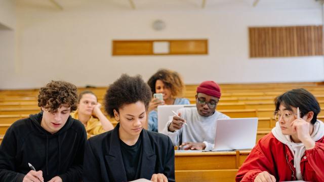 Gambar Artikel Universitas Sebagai Ruang Pembelajaran Inklusif Bagi Pengembangan Karakter Mahasiswa Indonesia