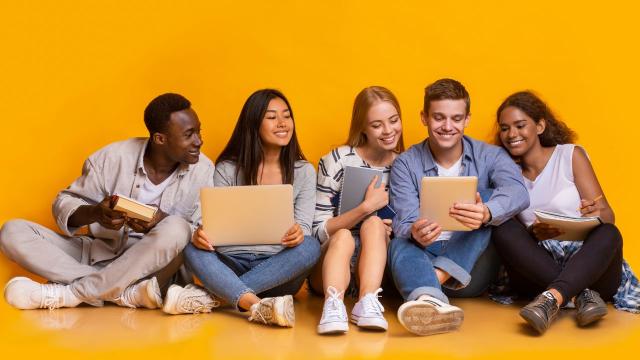 Gambar Artikel Manajemen Waktu Mahasiswa: Kunci Menyeimbangkan Akademik, Organisasi, Dan Kehidupan Pribadi