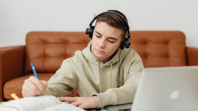 Gambar Artikel Mahasiswa Dan Dunia Kampus Indonesia: Perjalanan Pendidikan, Sosial, Dan Kedewasaan