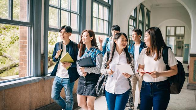 Gambar Artikel Mengenal Kehidupan Mahasiswa Indonesia Dari Kampus Hingga Lingkungan Sosial