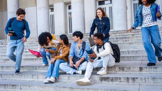 Gambar Artikel Mahasiswa Indonesia Dalam Perjalanan Menuju Kedewasaan Dan Kemandirian