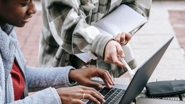 Gambar Artikel Mahasiswa Indonesia Dalam Ritme Kehidupan Akademik Dan Kemandirian