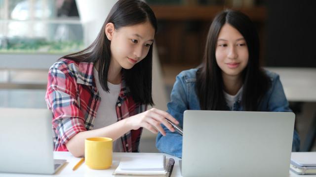 Gambar Artikel Peran Alumni Dalam Mendukung Pengembangan Kampus Dan Mahasiswa