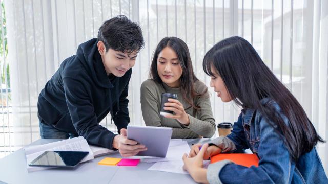 Gambar Artikel Kehidupan Mahasiswa Perantau: Proses Adaptasi Dan Pembentukan Kemandirian