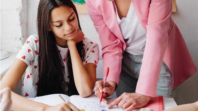 Gambar Artikel Mahasiswa Indonesia Di Era Modern: Tantangan Akademik Dan Kehidupan Sosial