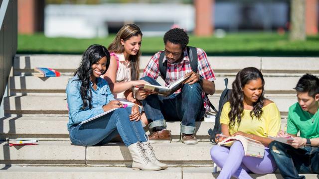 Gambar Artikel Mahasiswa Indonesia Dan Proses Adaptasi Di Dunia Kampus